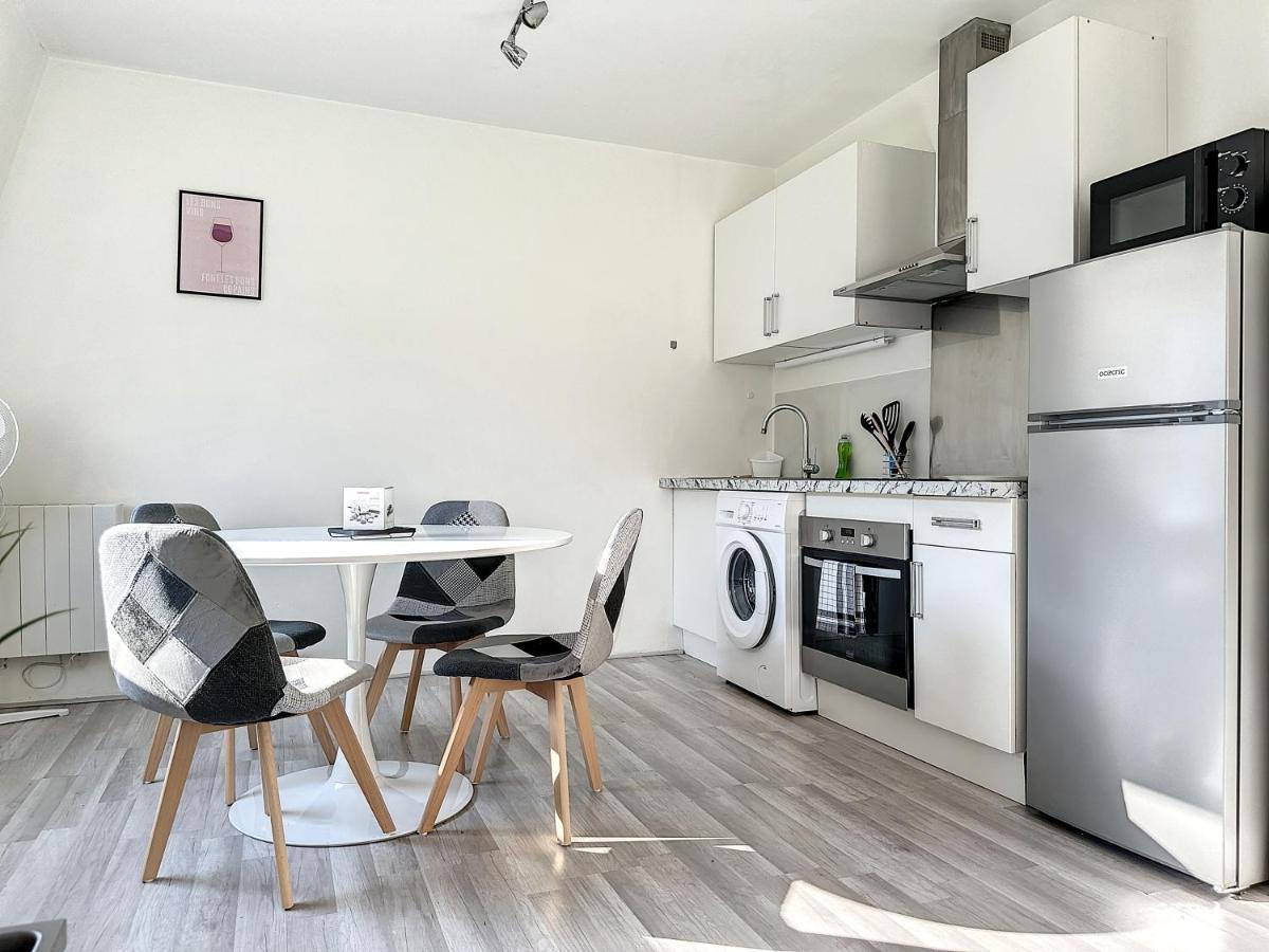 Charmant Appartement Avec Terrasse Parking Ispagnac エクステリア 写真